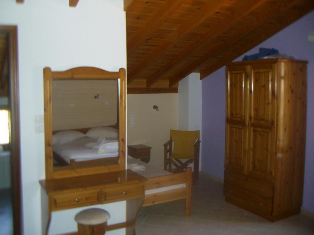 Blue Villa Panormos  객실 사진