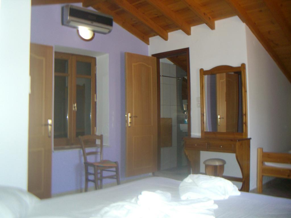 Blue Villa Panormos  객실 사진